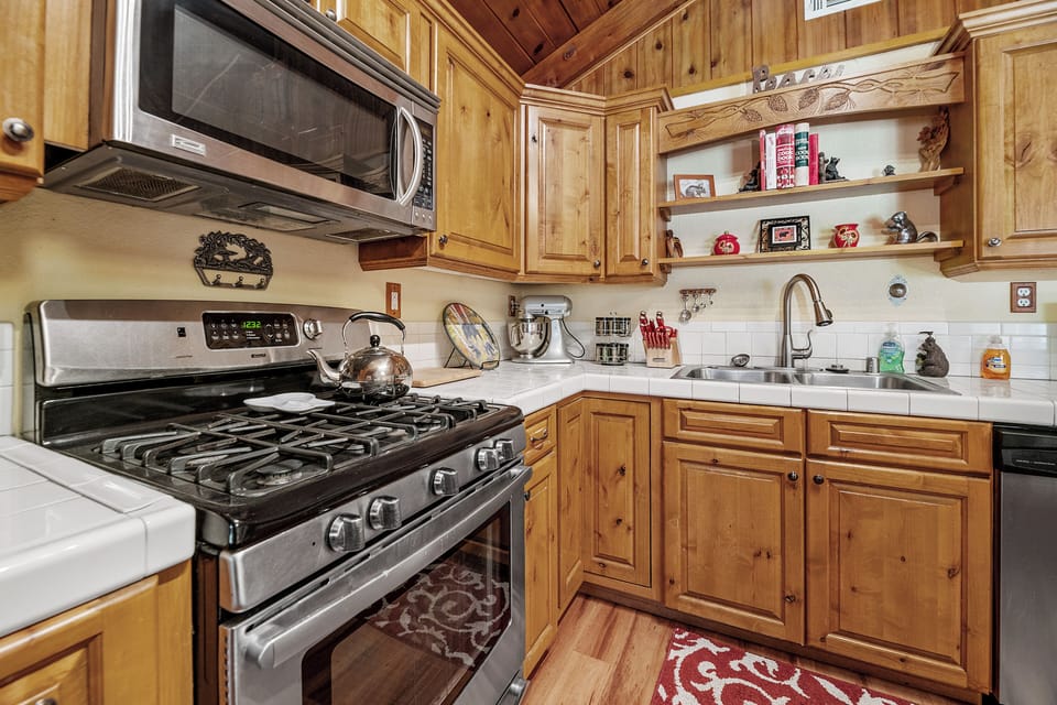 House, Patio, Mountain View | Private kitchen | Toaster