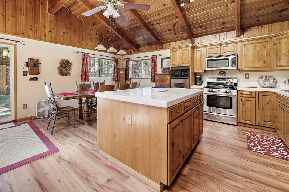 House, Patio, Mountain View | Private kitchen | Toaster
