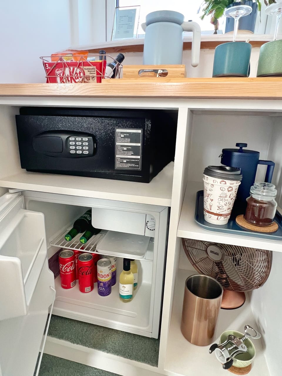 Minibar, in-room safe, individually decorated, laptop workspace