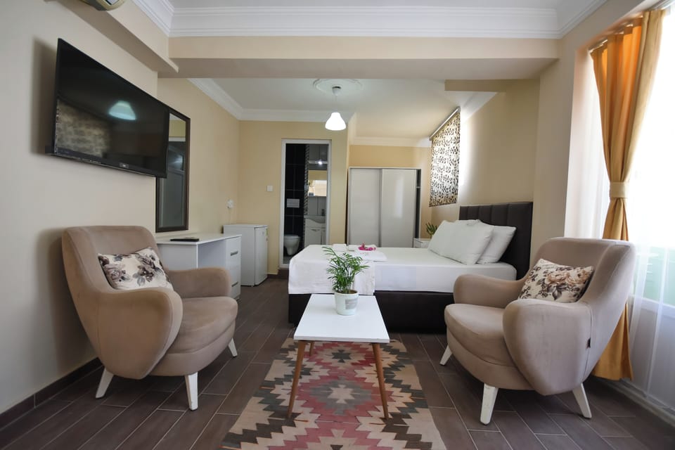 Deluxe Room, Balcony | In-room safe, iron/ironing board (on request), WiFi (free)