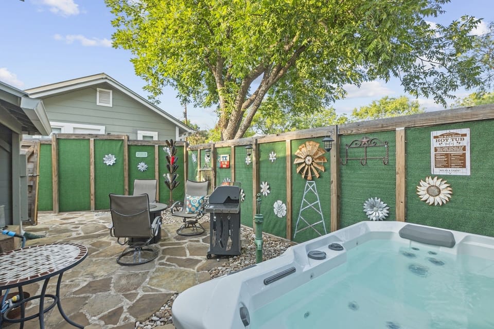 Cottage, 1 Bedroom | Outdoor dining