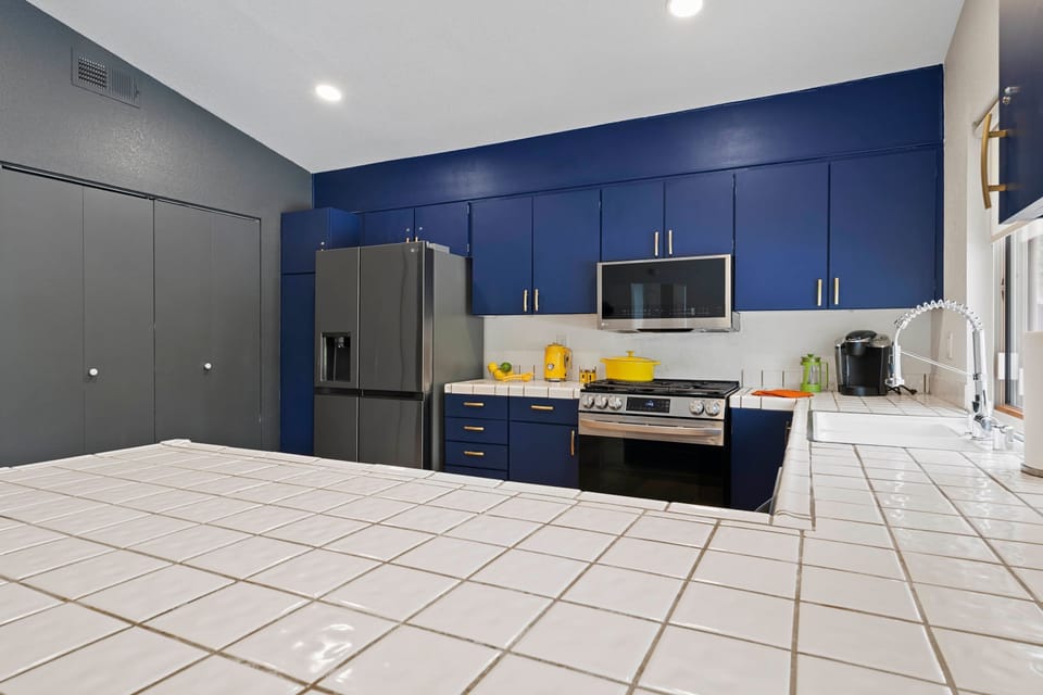 House, Multiple Beds, Pool Access, Mountain View (Hacienda Hideaway) | Private kitchen | Fridge, microwave, oven, stovetop