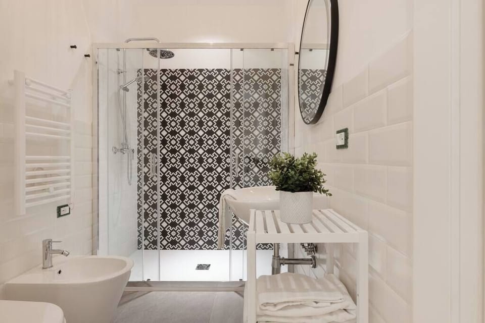 Apartment, 1 Queen Bed with Sofa bed, Non Smoking, Air conditioning | Bathroom
