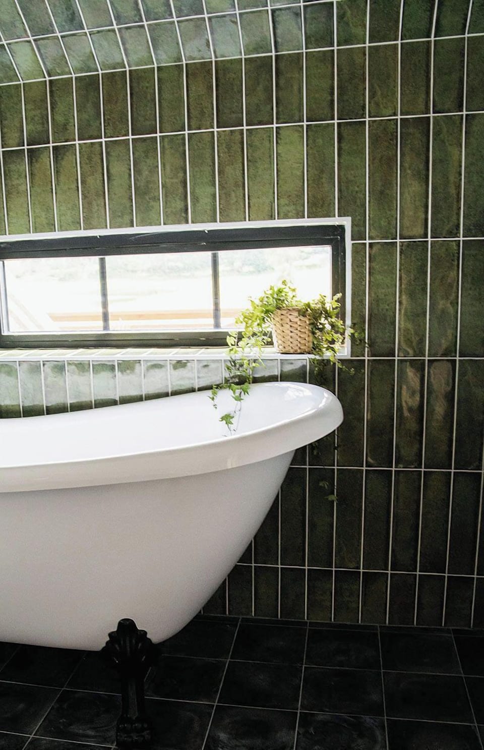Deluxe Double Room, 1 Queen Bed with Sofa bed, Partial Lake View | Bathroom | Free toiletries, hair dryer, bathrobes, towels