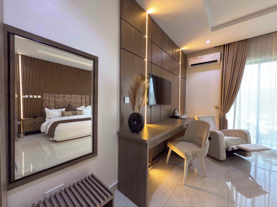 Presidential Room, Balcony, Mountain View | Laptop workspace, free WiFi, bed sheets