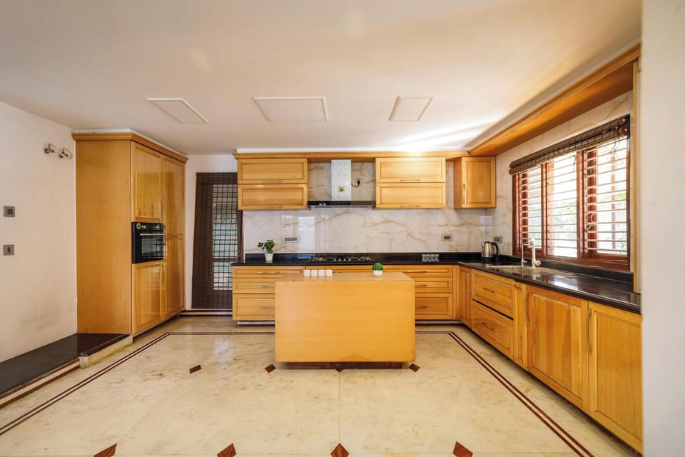 Villa (1 Bedroom) | Private kitchen | Microwave, blender, cookware/dishes/utensils