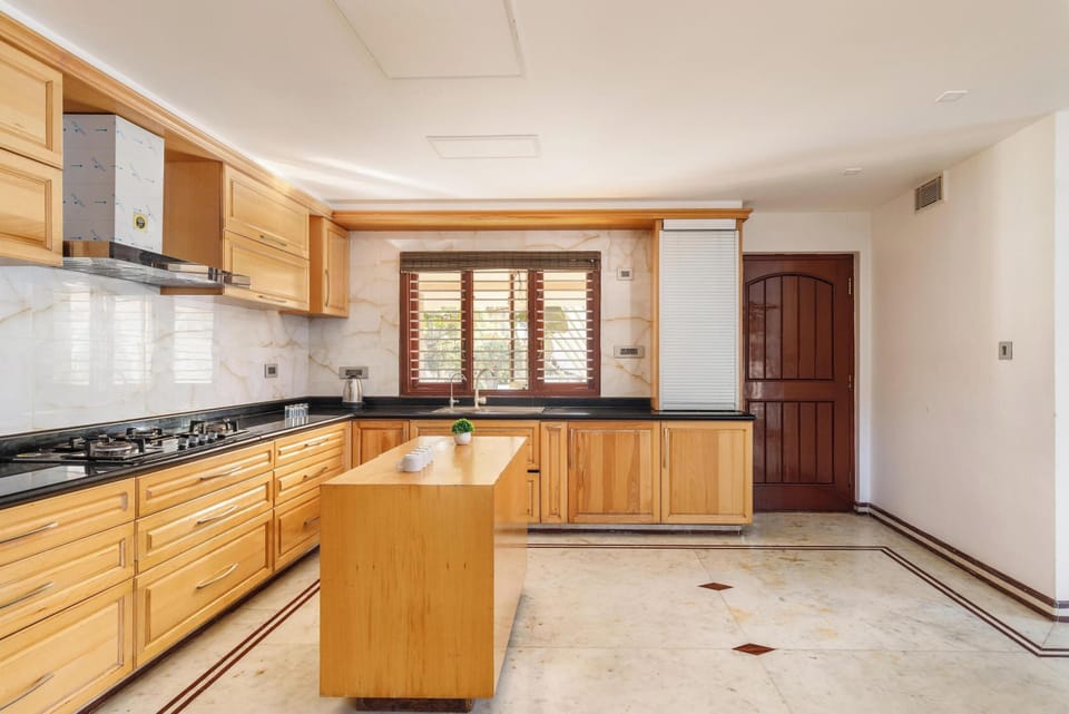 Villa (1 Bedroom) | Private kitchen | Microwave, blender, cookware/dishes/utensils