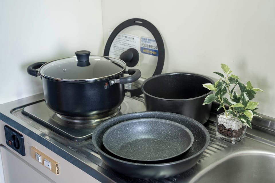 Full-size fridge, microwave, stovetop, electric kettle