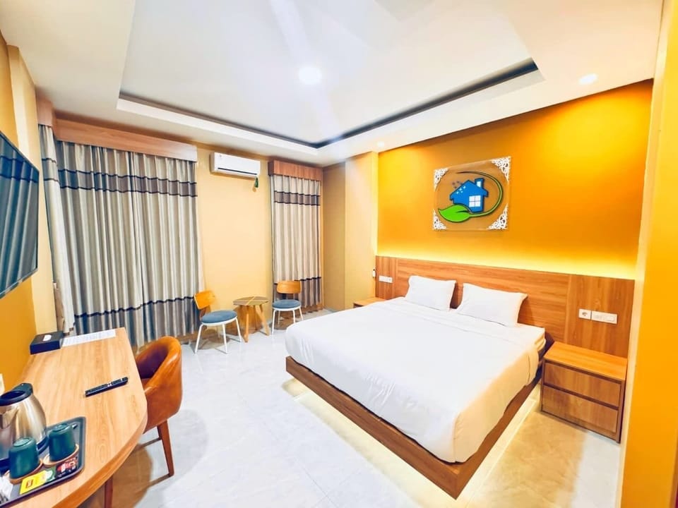 WiFi (free), bed sheets