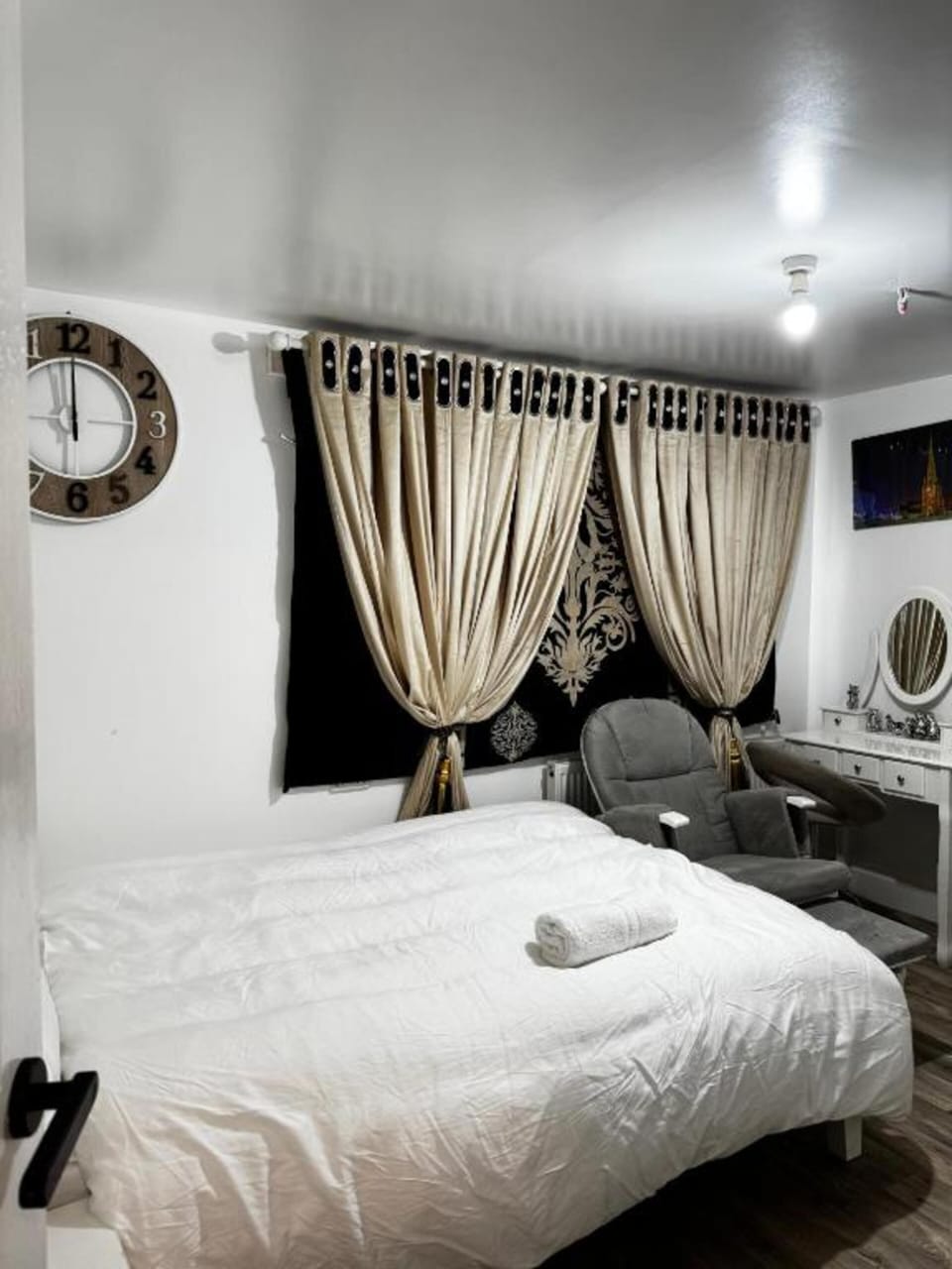 Standard Double Room | Iron/ironing board, free WiFi, bed sheets