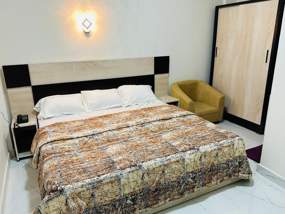 Standard Room, Multiple Bedrooms | Premium bedding, pillowtop beds, desk, free WiFi