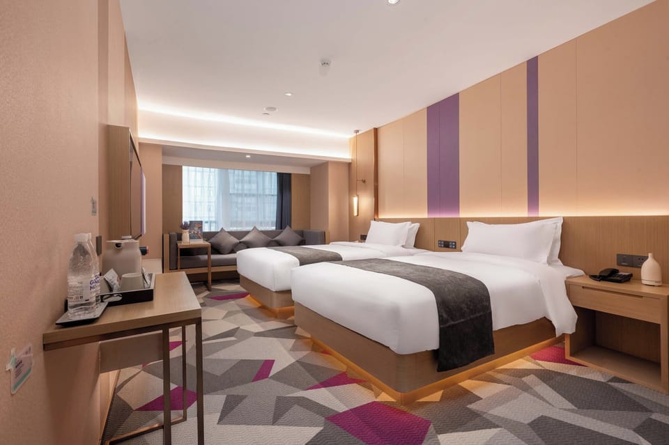Superior Twin Room, City View | Premium bedding, down comforters, desk, laptop workspace
