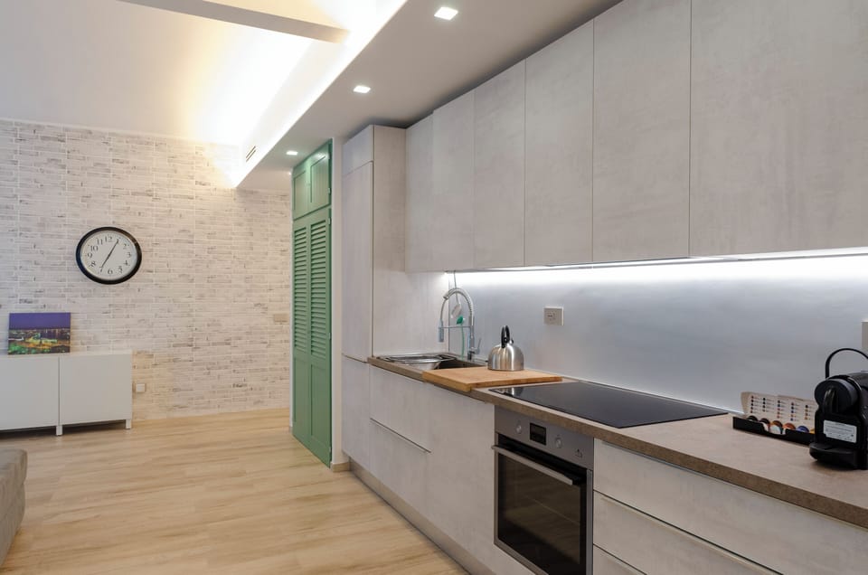 Comfort Apartment, City View | Private kitchen | Coffee/tea maker, electric kettle