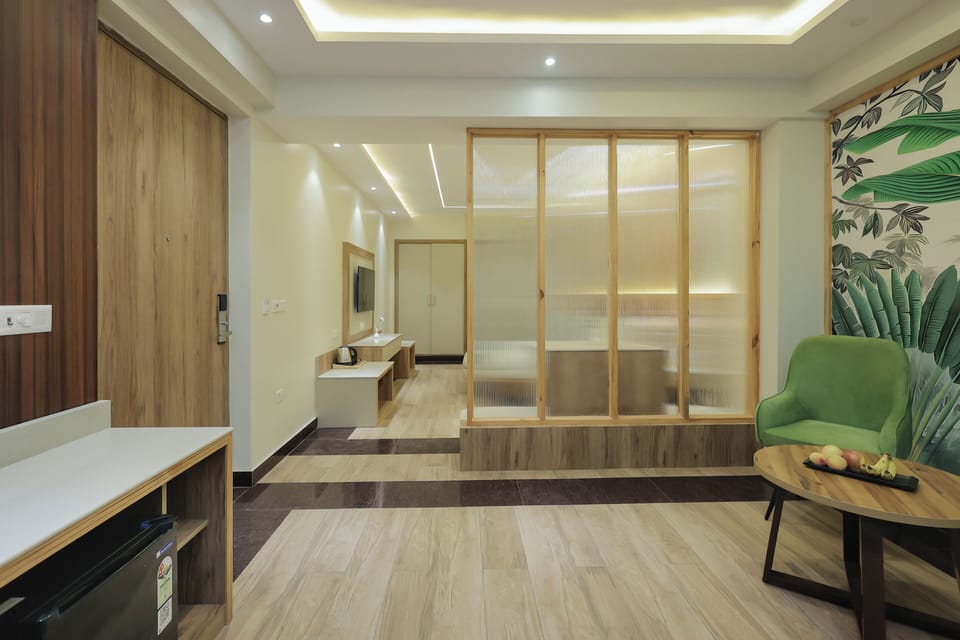 Luxury Double Room, City View | Premium bedding, desk, laptop workspace, bed sheets