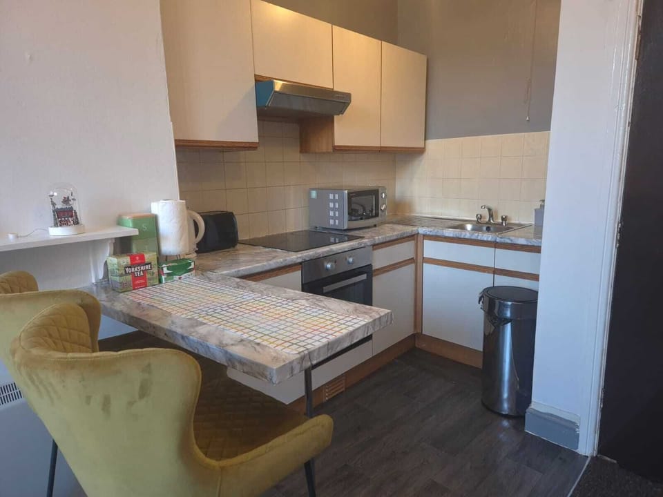 Apartment, 1 Bedroom, Balcony, City View | Interior