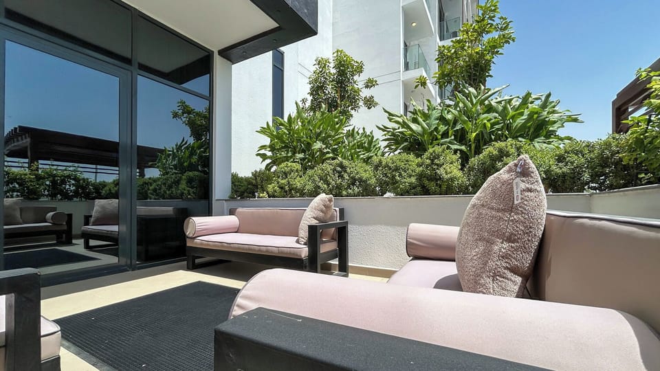Comfort Studio, 1 Queen Bed | Balcony