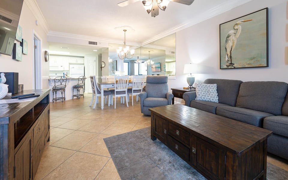 Condo, 2 Bedrooms | Living area