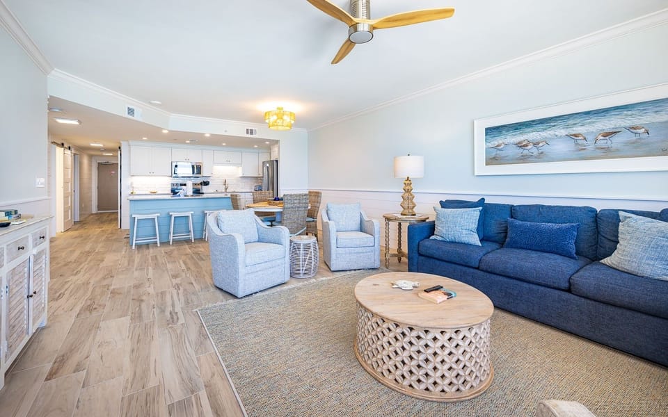 Condo, 3 Bedrooms | Living area