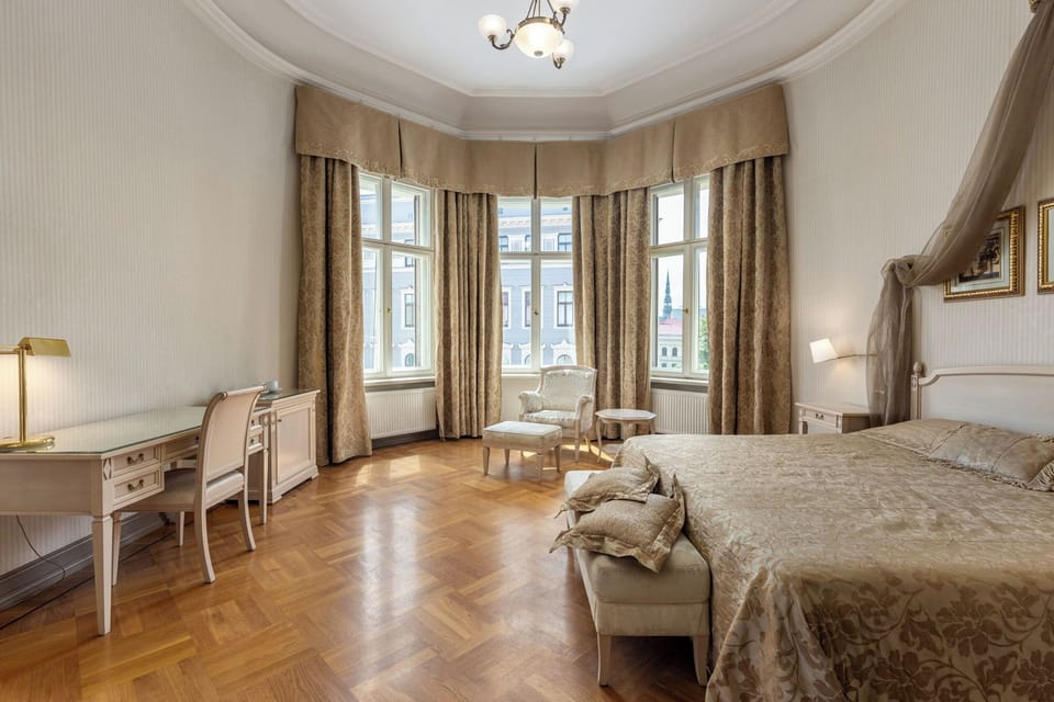 Romantic Double Room, Park View | Desk, free WiFi