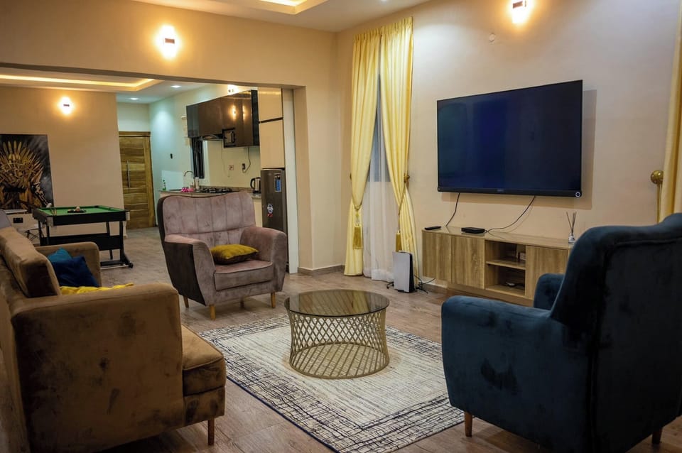 Family Apartment, Balcony, City View | Living area