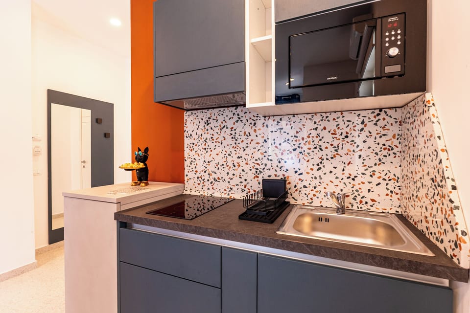Family Suite, Mountain View | Private kitchen | Mini-fridge, microwave, stovetop, espresso maker