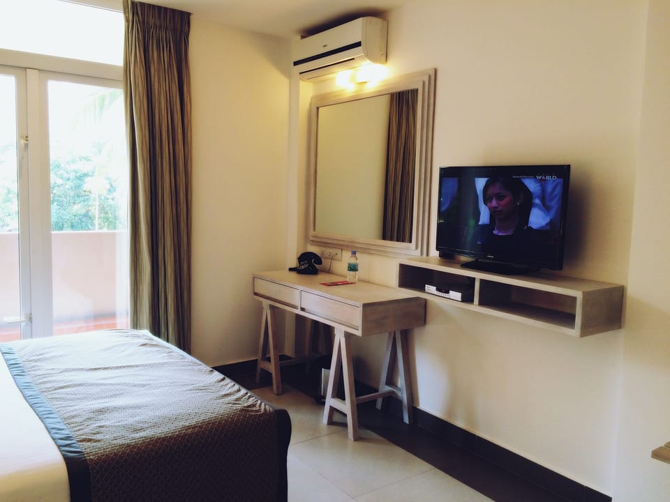In-room safe, desk, soundproofing, free WiFi