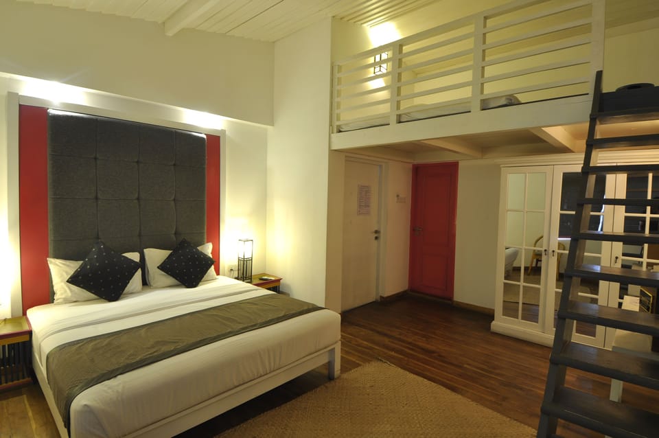 Quadruple Room | In-room safe, desk, soundproofing, free WiFi
