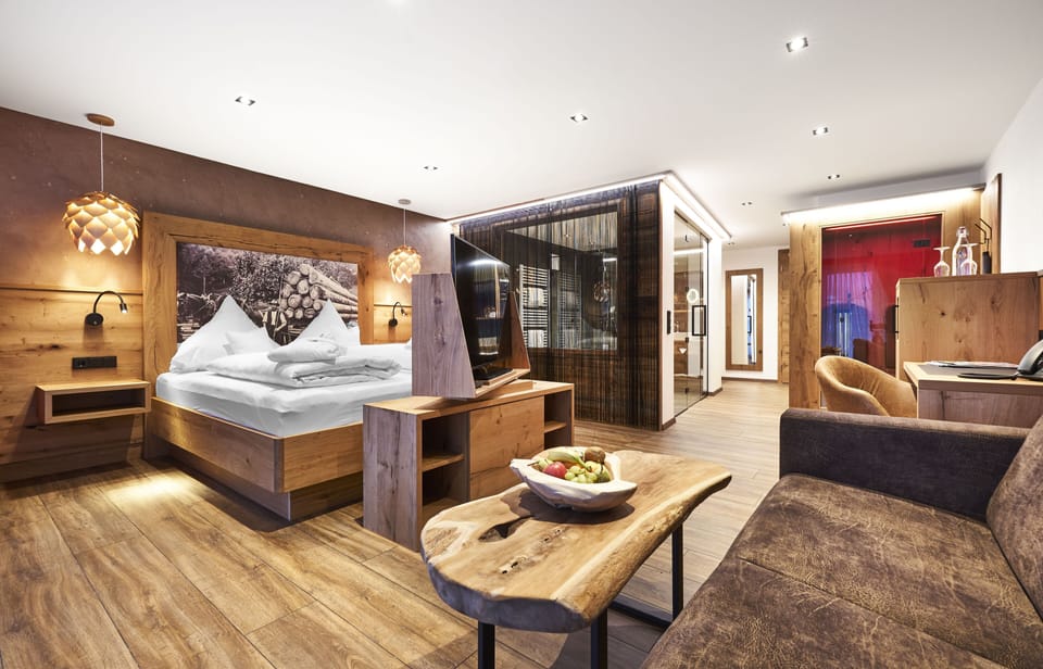 Premium Room | Living area | Flat-screen TV