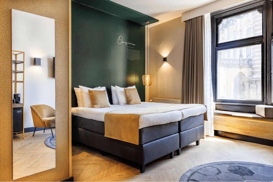 Junior Suite Twin | In-room safe, desk, blackout drapes, iron/ironing board