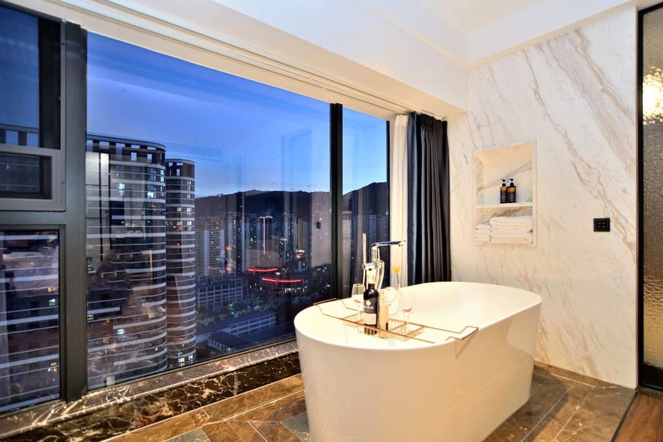 Economy Double Room | Bathroom | Free toiletries, towels