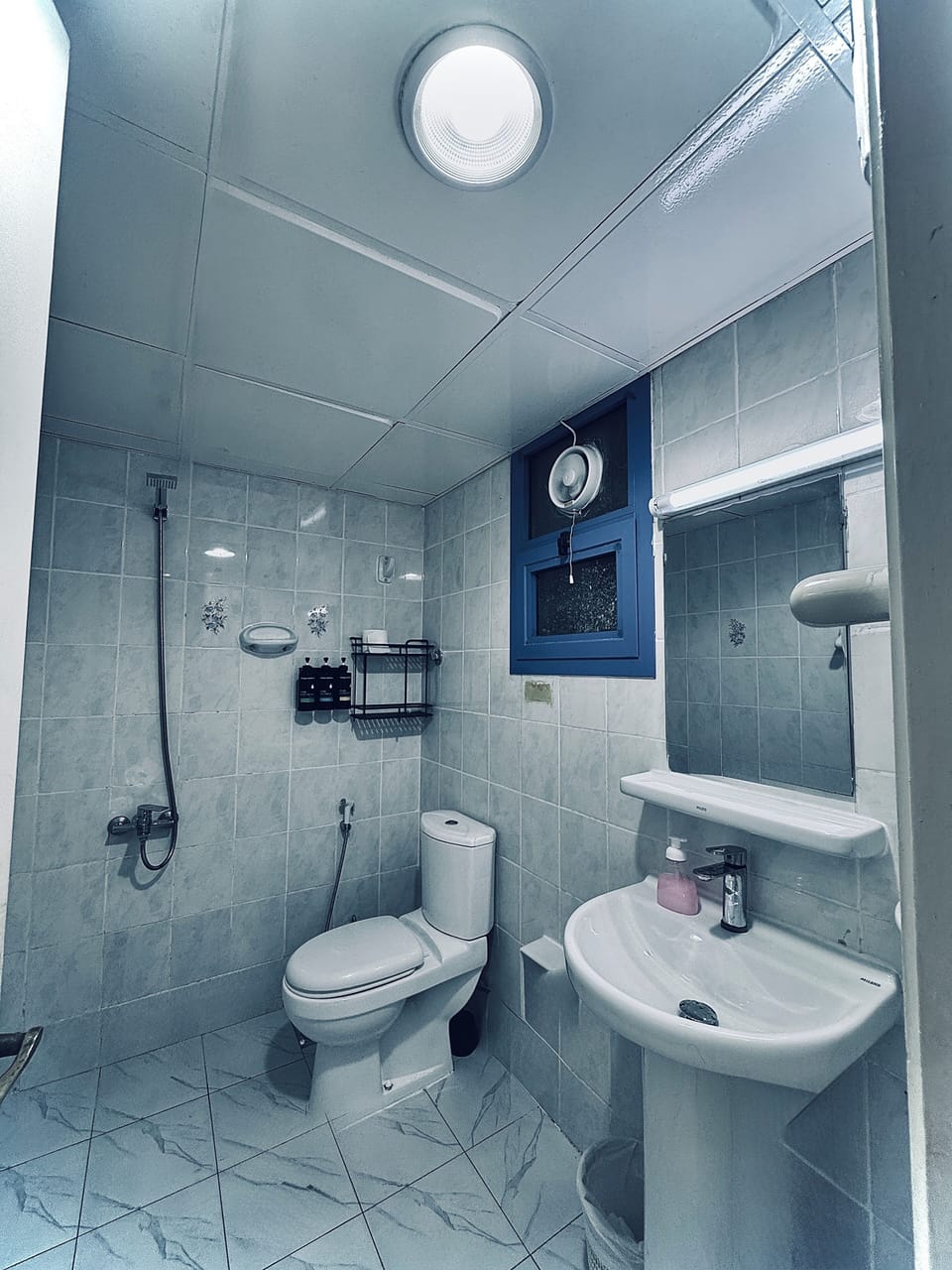 Superior Single Room, Shared Bathroom, City View | Bathroom | Shower, free toiletries, hair dryer, slippers