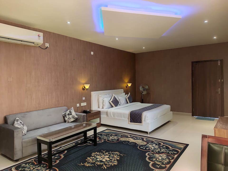 Deluxe Suite, Garden View | WiFi (free)