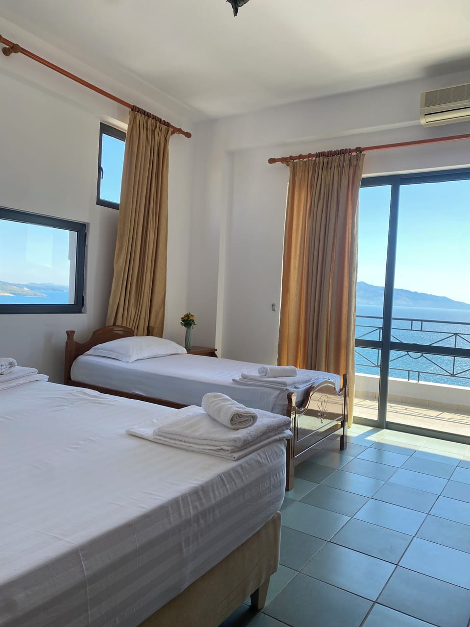 Panoramic Triple Room | Hypo-allergenic bedding, free WiFi, bed sheets, wheelchair access