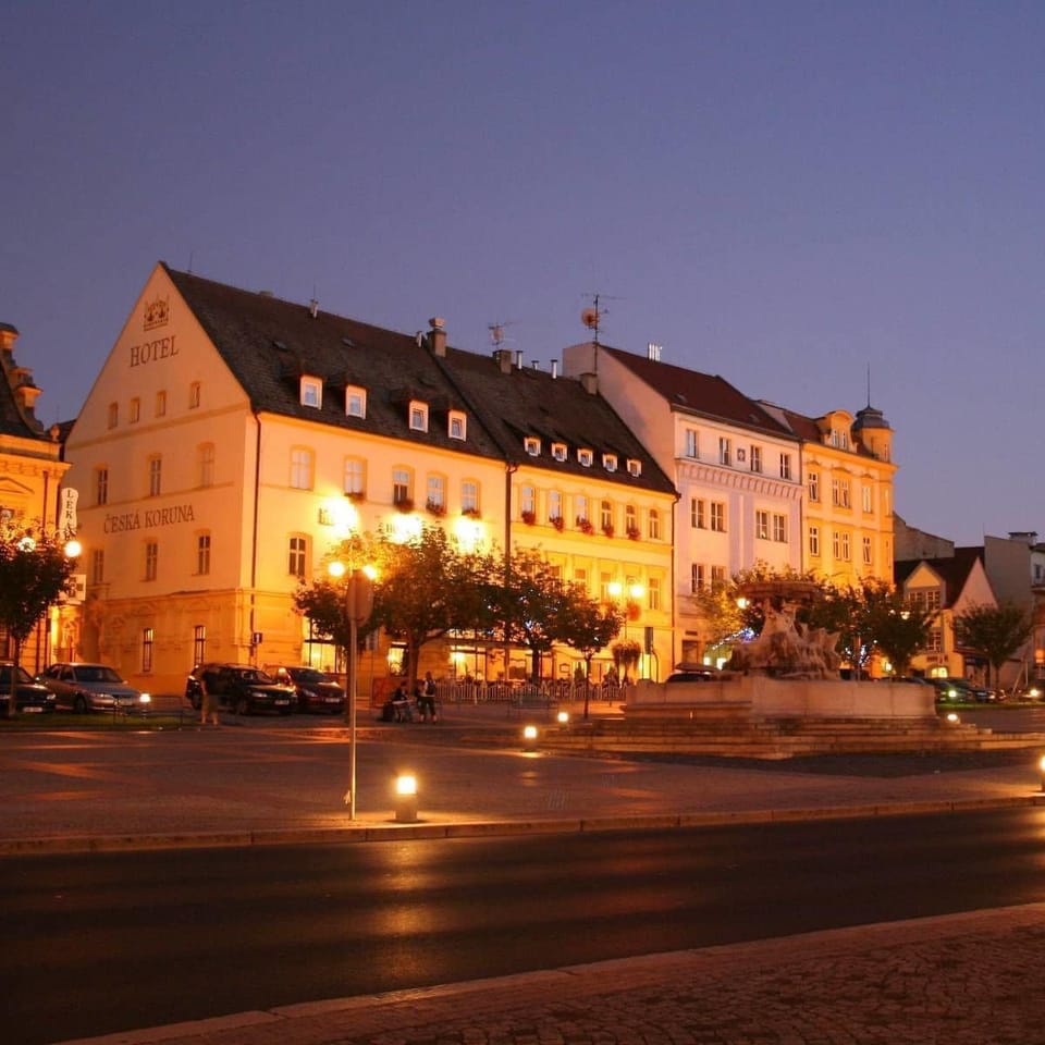 Front of property - evening/night