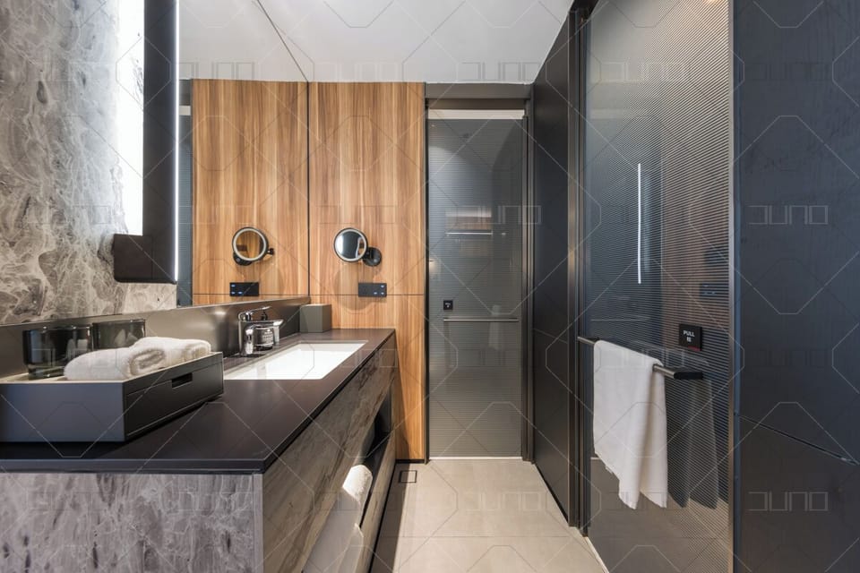 Superior Twin Room | Bathroom | Shower, hair dryer, towels, shampoo