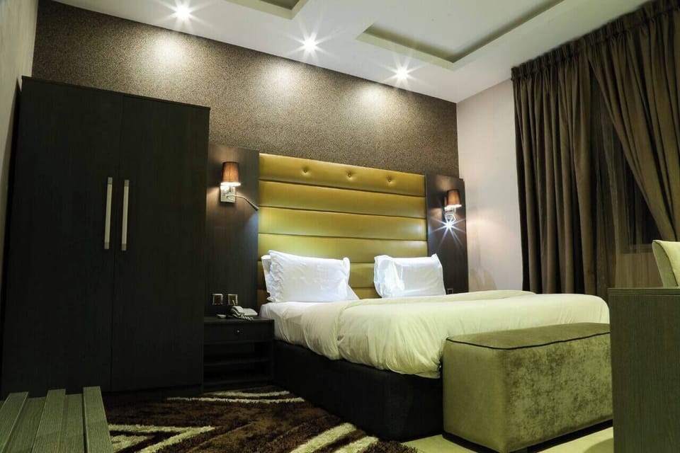 Comfort Room, Balcony, City View | Desk, laptop workspace, blackout drapes, soundproofing