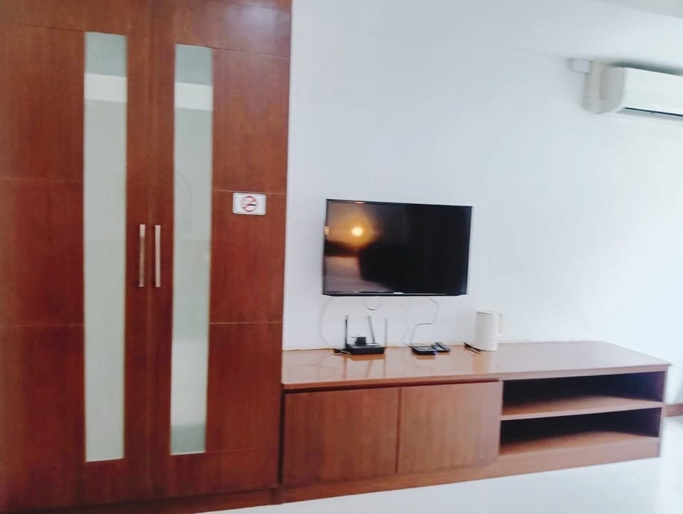 Studio | Desk, free WiFi