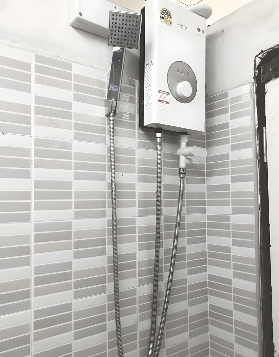 Double Room | Bathroom | Shower, bidet, towels, soap