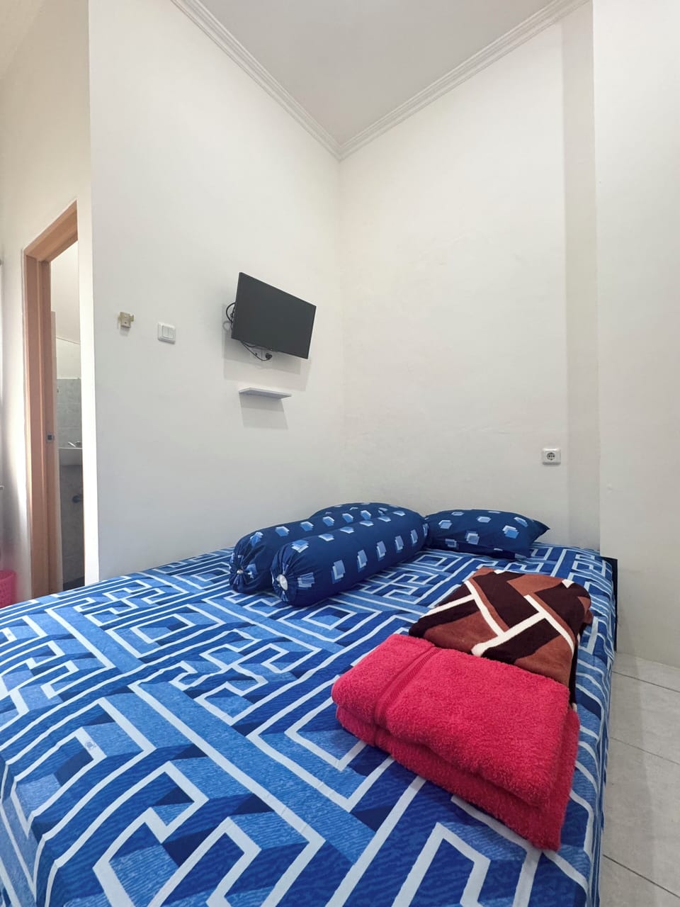 Standard Double Room | Desk, laptop workspace