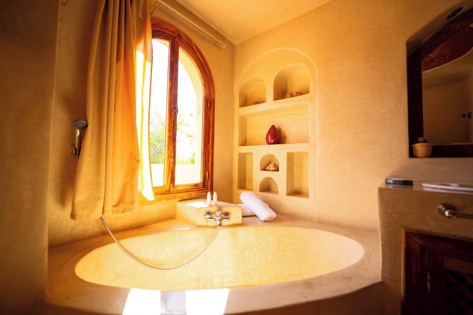 Standard Double Room | Bathroom | Free toiletries, hair dryer, towels, soap