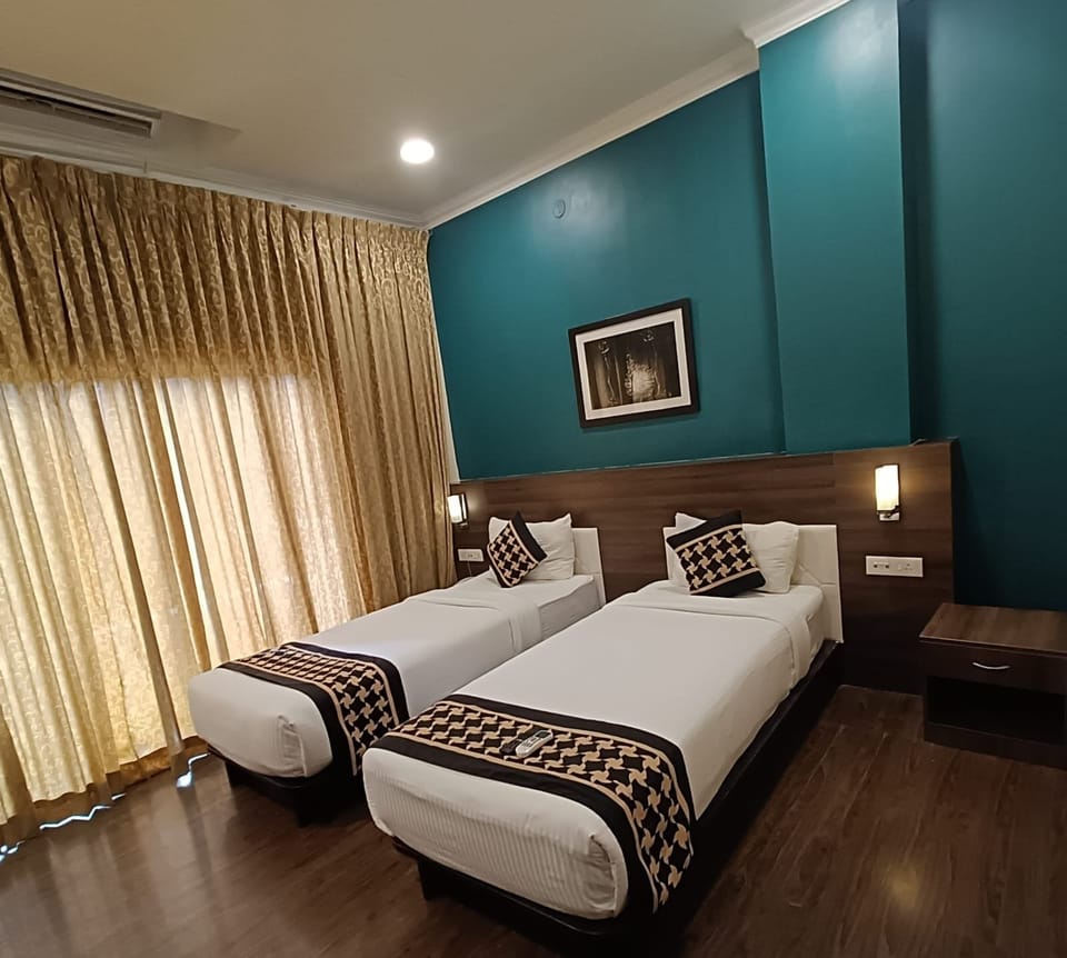 Deluxe Double or Twin Room, Balcony | Iron/ironing board, free WiFi