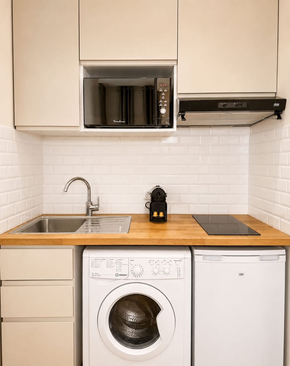 Premium Studio, Courtyard View | Private kitchen | Espresso maker, electric kettle, toaster, freezer
