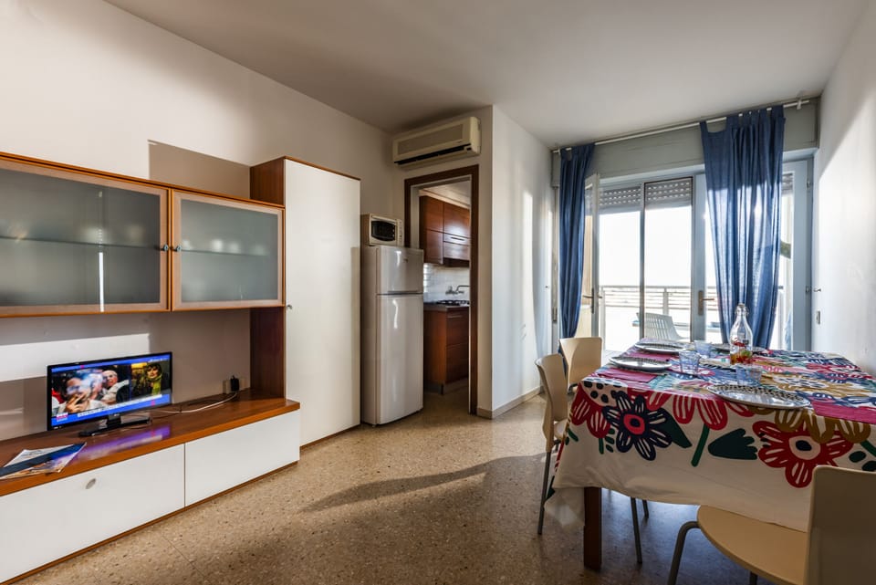 Apartment, 2 Bedrooms, Balcony, Ocean View | Living room