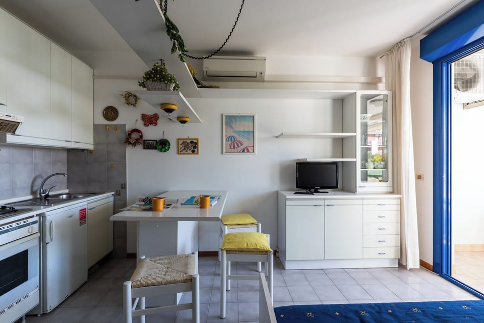 Apartment, 1 Bedroom, Balcony | Interior
