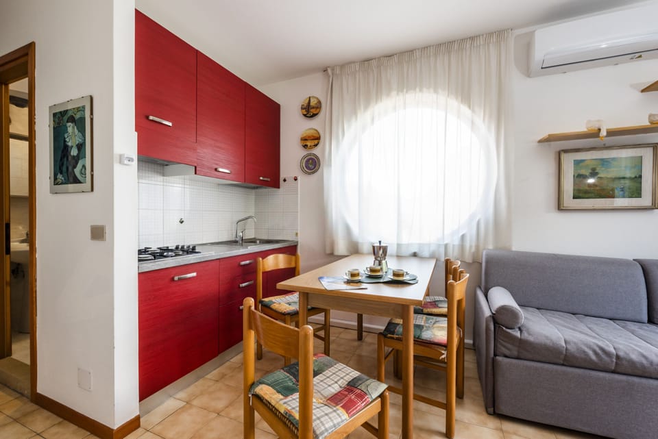 Apartment, 1 Bedroom, Balcony | Living room
