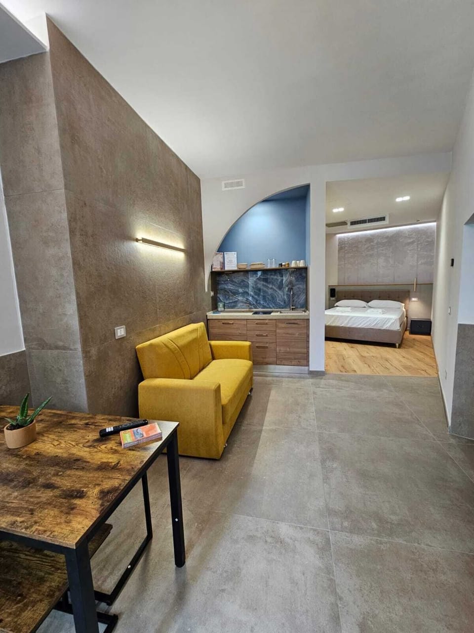Junior Studio Suite, Patio, Garden View | Laptop workspace, WiFi (free)