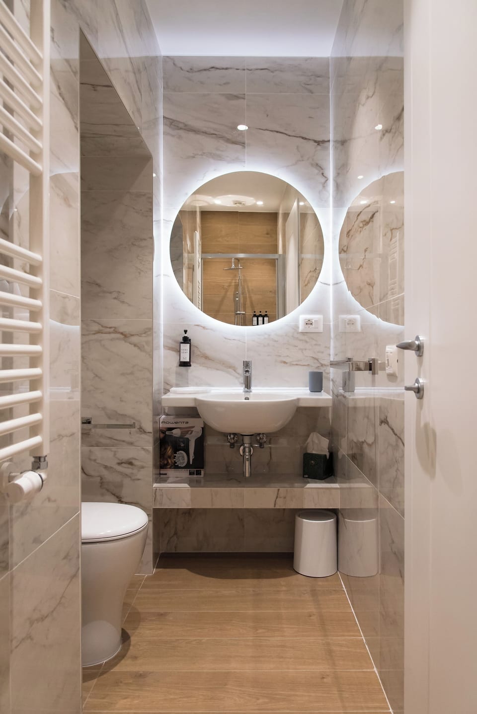 Economy Double Room | Bathroom | Shower, free toiletries, hair dryer, slippers