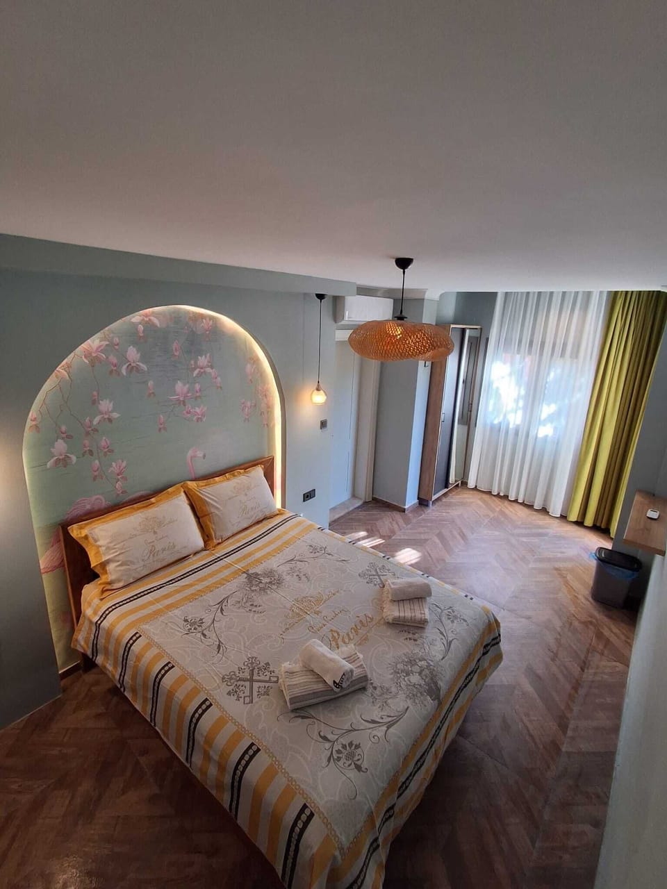 Deluxe Room | Premium bedding, iron/ironing board (on request), bed sheets