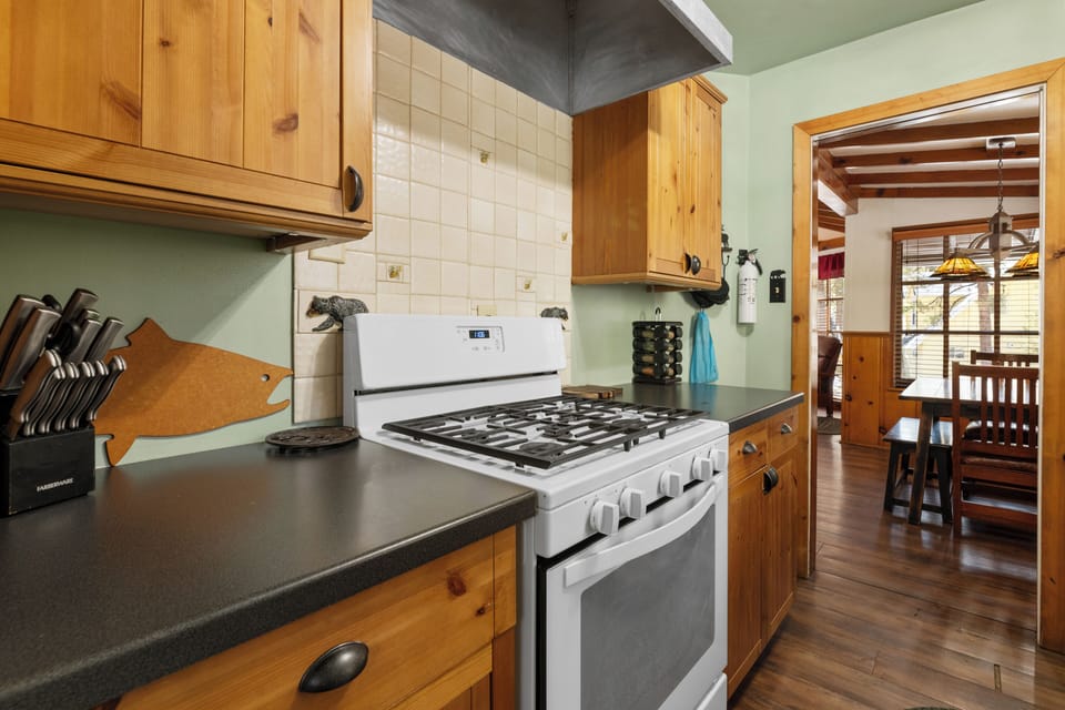 Electric kettle, toaster