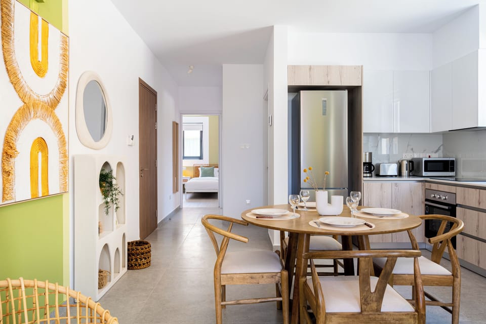 Apartment, 2 Bedrooms, Kitchen, City View | In-room dining